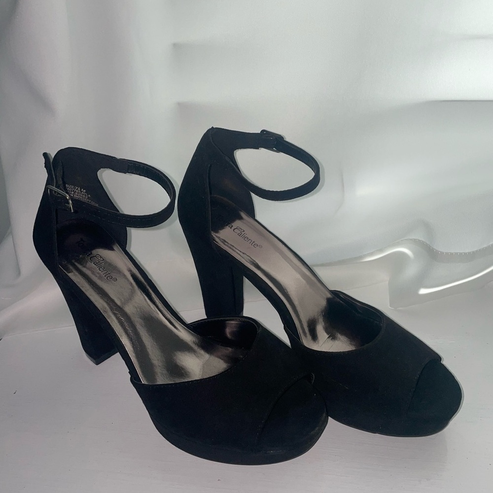 Torta Caliente Ankle Strap Black Heels